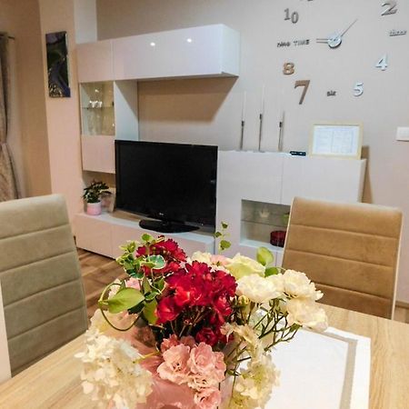 Апартаменти Apartman Lara Оточац Екстер'єр фото