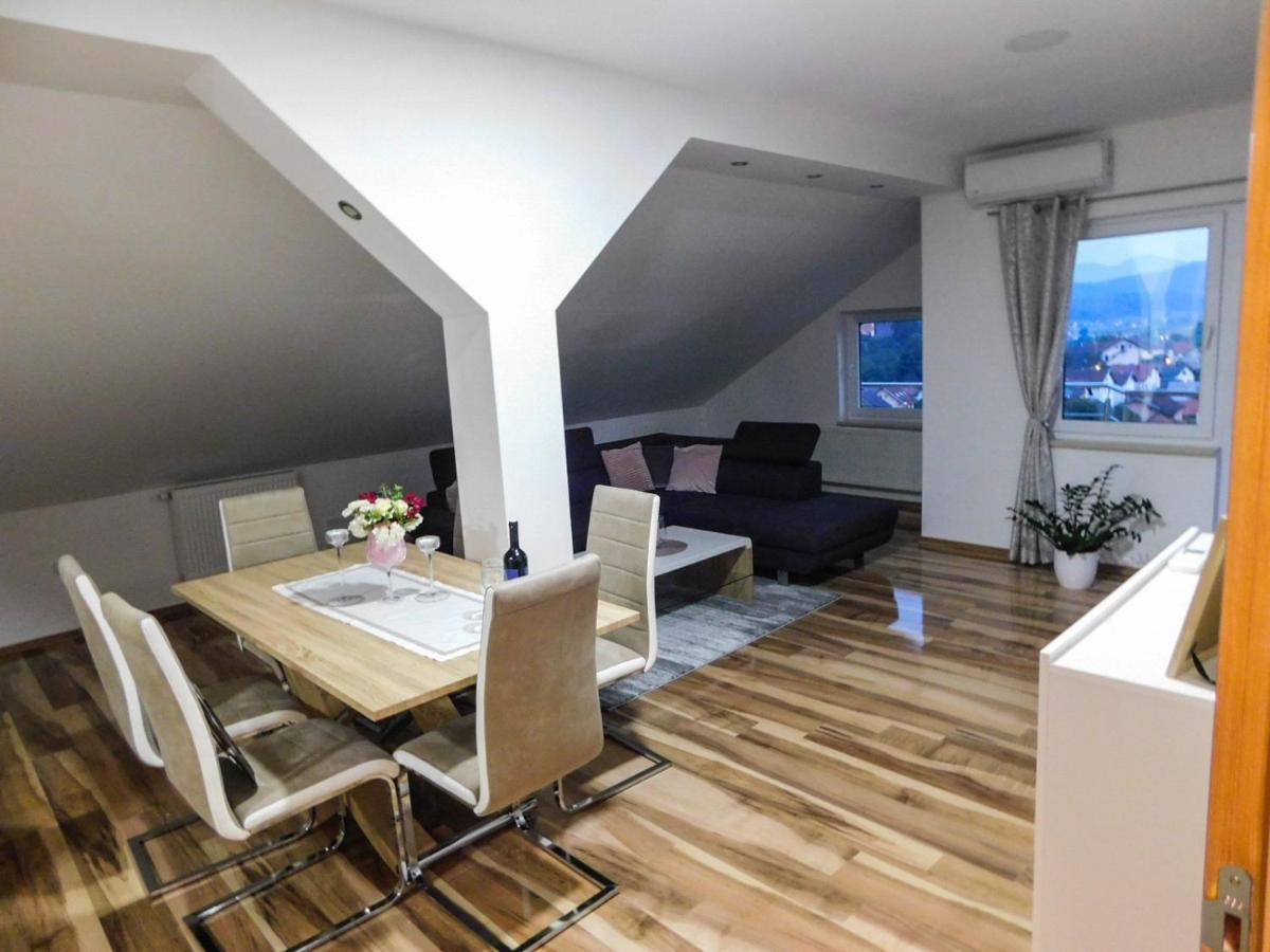 Апартаменти Apartman Lara Оточац Екстер'єр фото