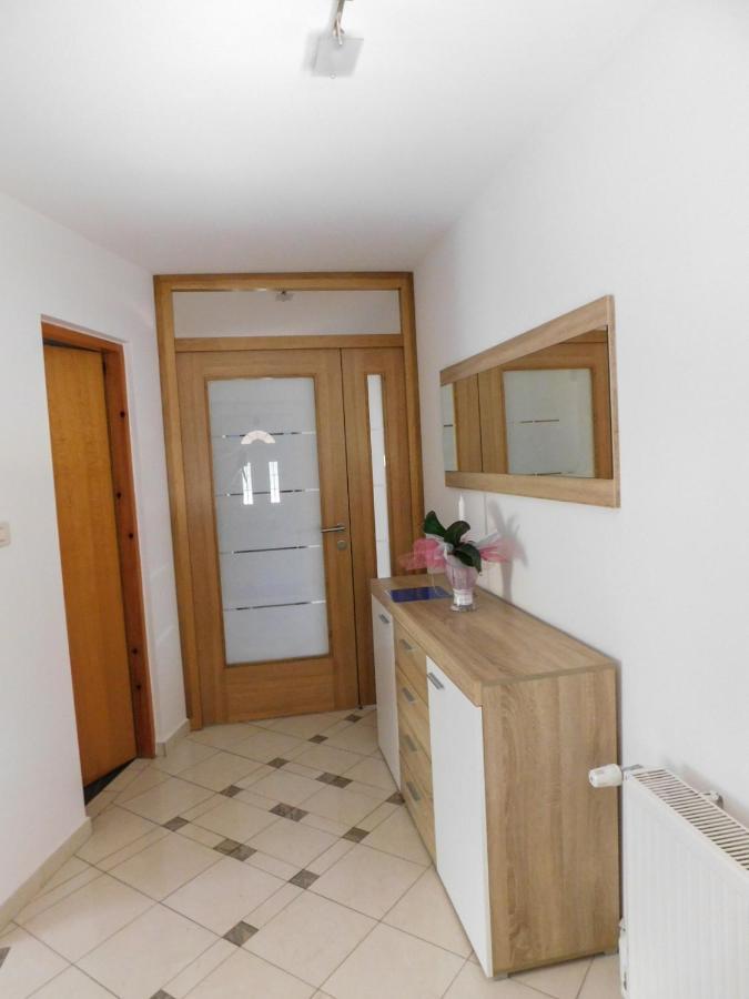 Apartman Lara Оточац Екстер'єр фото