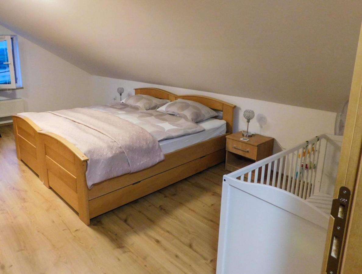 Apartman Lara Оточац Екстер'єр фото