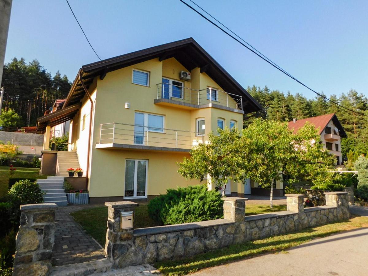 Apartman Lara Оточац Екстер'єр фото